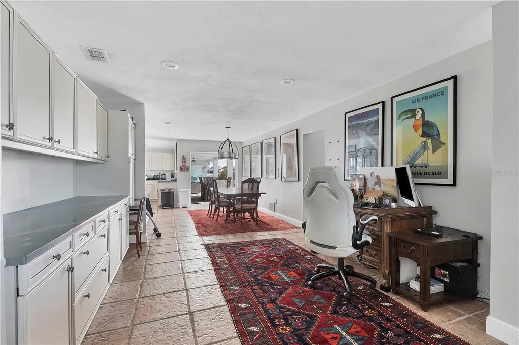 102 Seagull Lane Sarasota FL 34236