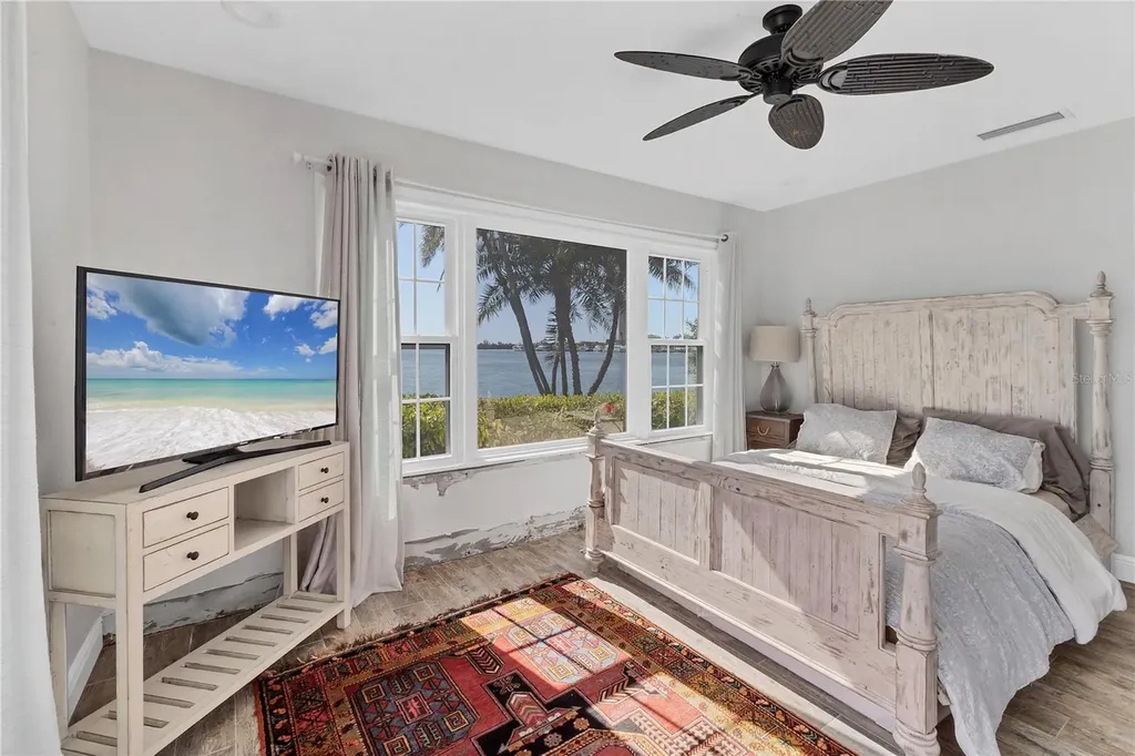 102 Seagull Lane Sarasota FL 34236