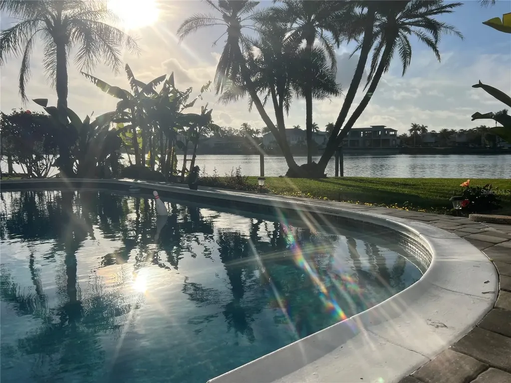 102 Seagull Lane Sarasota FL 34236