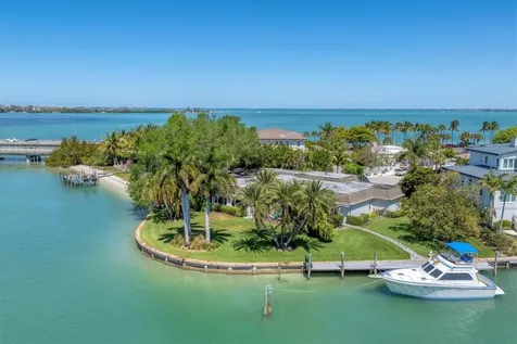 102 Seagull Lane Sarasota FL 34236