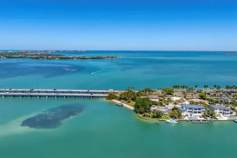 102 Seagull Lane Sarasota FL 34236