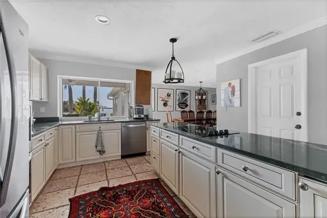 102 Seagull Lane Sarasota FL 34236
