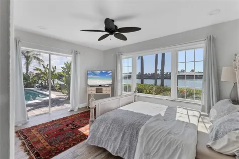 102 Seagull Lane Sarasota FL 34236
