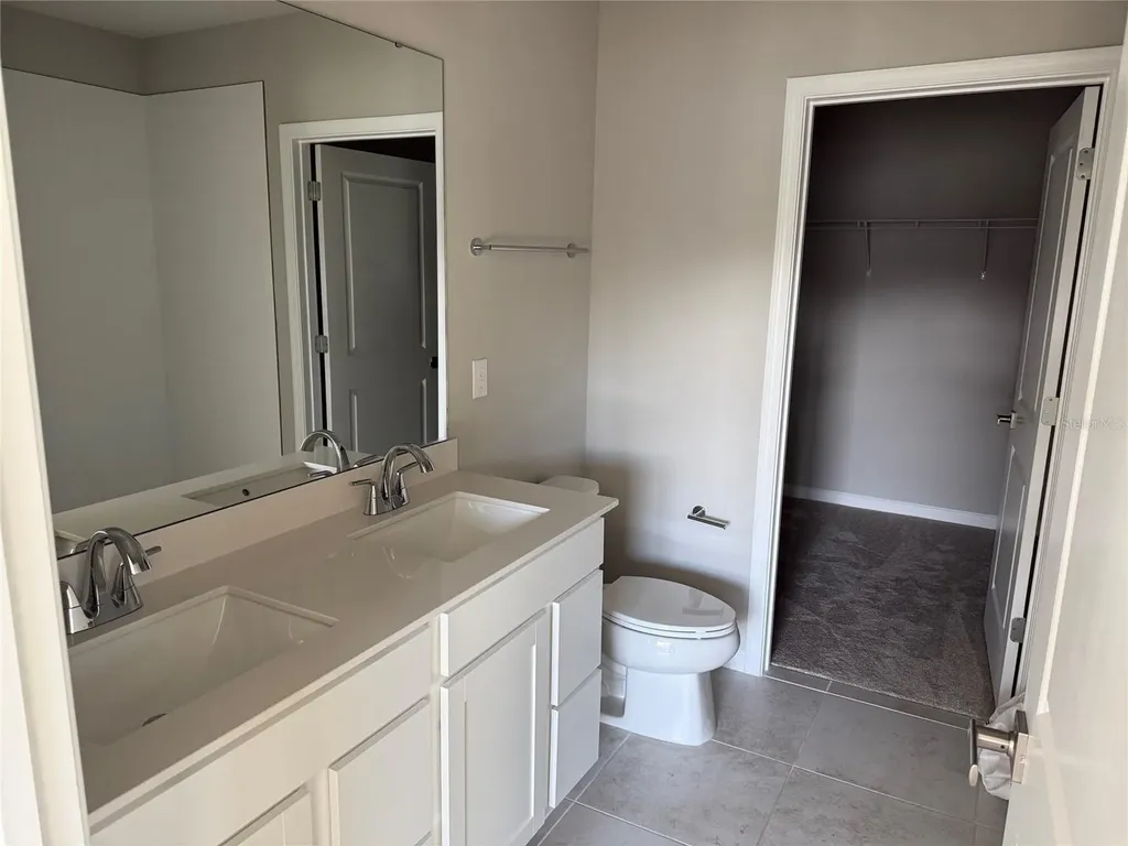 1200 Port Blue Way Lady Lake FL 32159