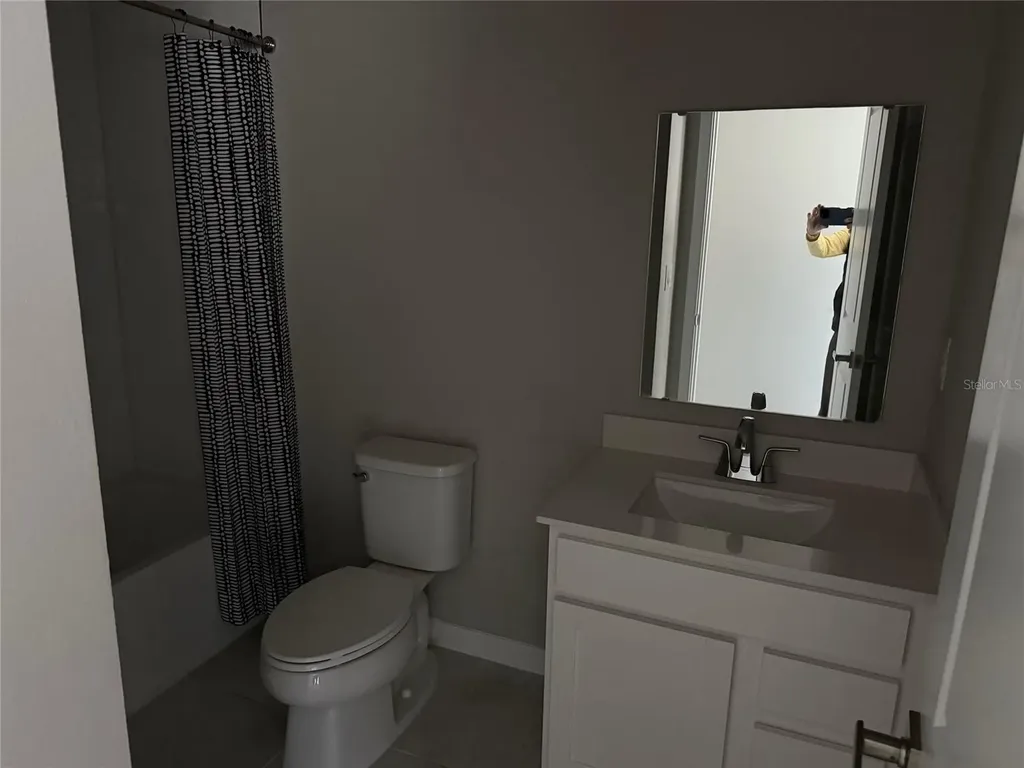 1200 Port Blue Way Lady Lake FL 32159