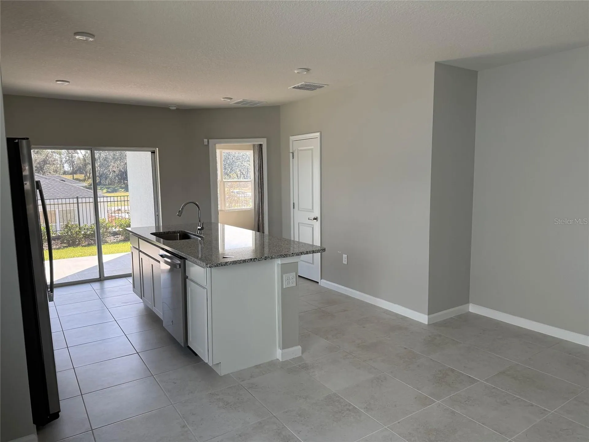 1200 Port Blue Way Lady Lake FL 32159