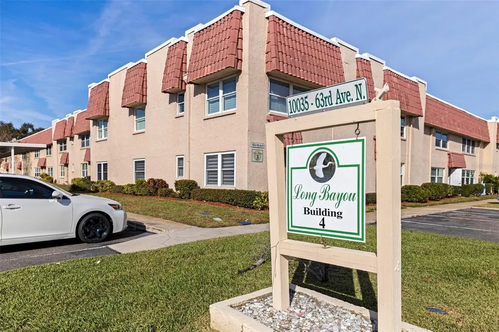10035 63rd Avenue N St Petersburg FL 33708