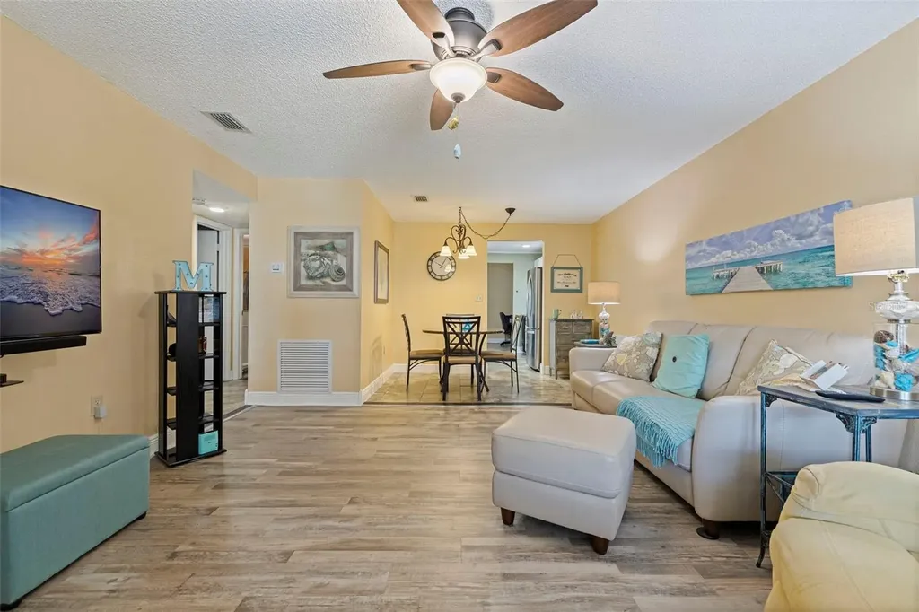 10035 63rd Avenue N St Petersburg FL 33708