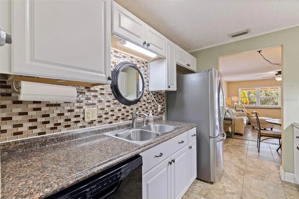 10035 63rd Avenue N St Petersburg FL 33708