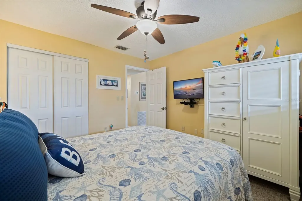 10035 63rd Avenue N St Petersburg FL 33708