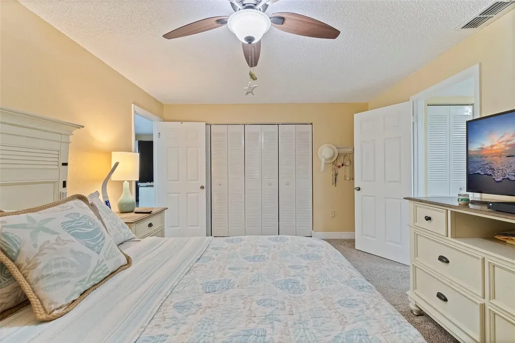 10035 63rd Avenue N St Petersburg FL 33708