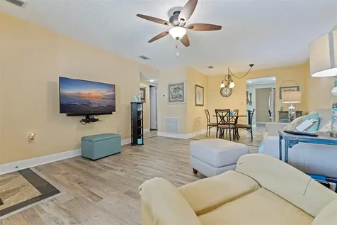 10035 63rd Avenue N St Petersburg FL 33708