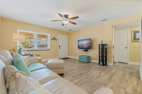 10035 63rd Avenue N St Petersburg FL 33708