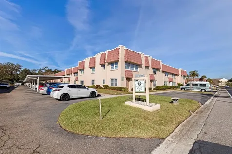 10035 63rd Avenue N St Petersburg FL 33708