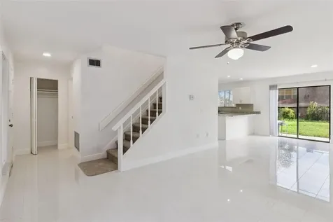1836 N Crystal Lake Drive Lakeland FL 33801