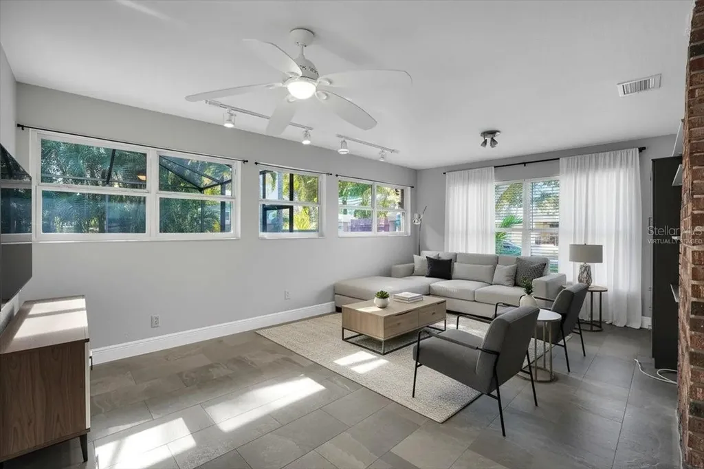 2814 47th Street S Gulfport FL 33711