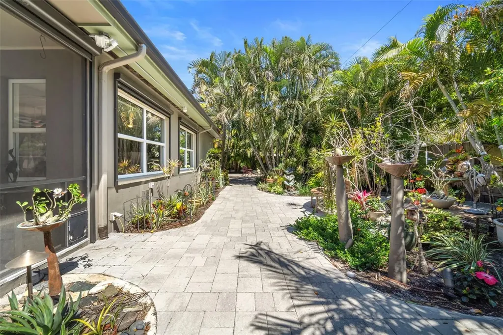 2814 47th Street S Gulfport FL 33711