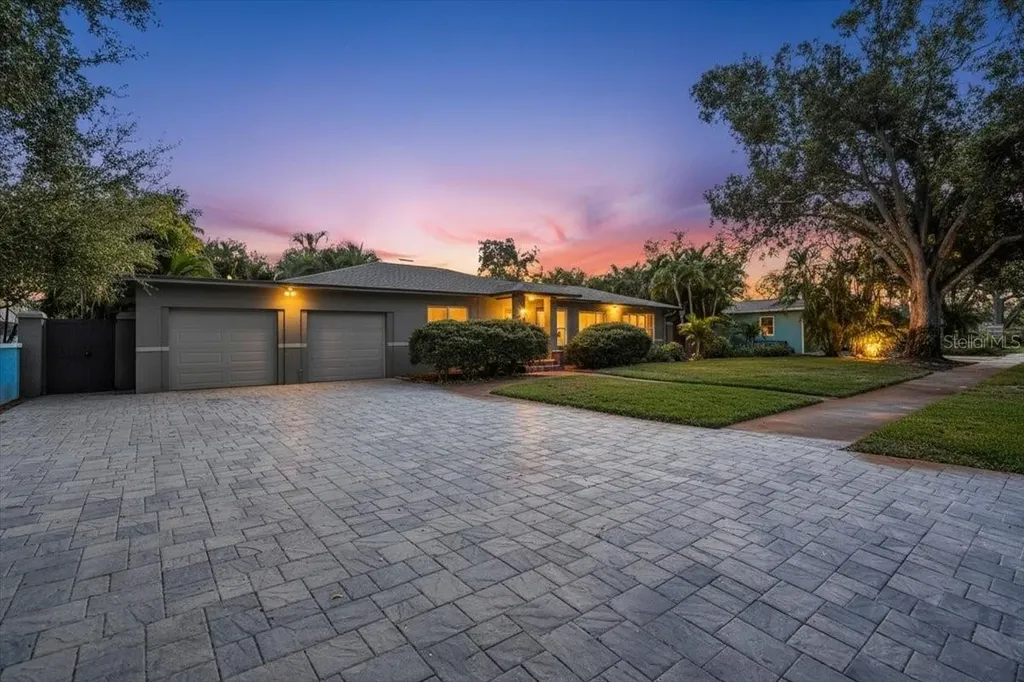2814 47th Street S Gulfport FL 33711
