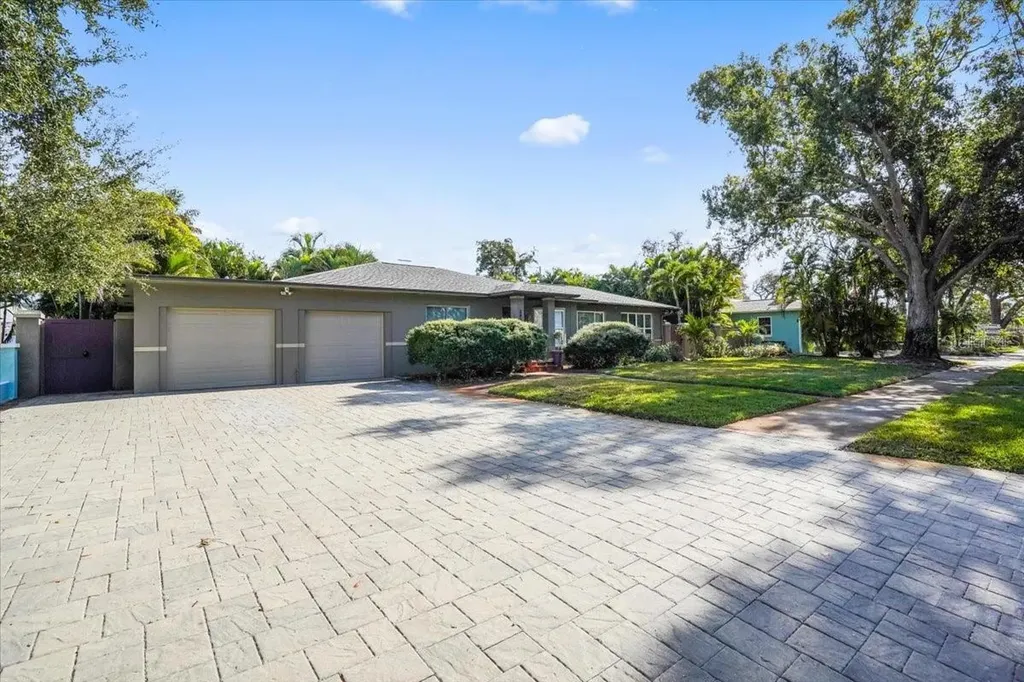 2814 47th Street S Gulfport FL 33711