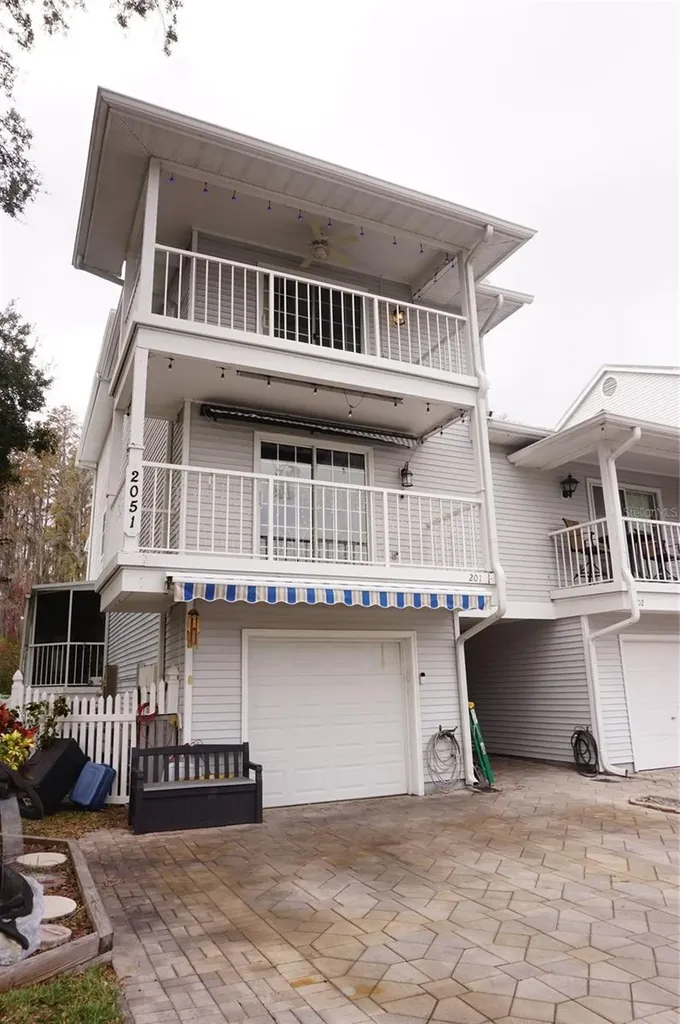 2051 Vista Del Sol Circle Lutz FL 33558