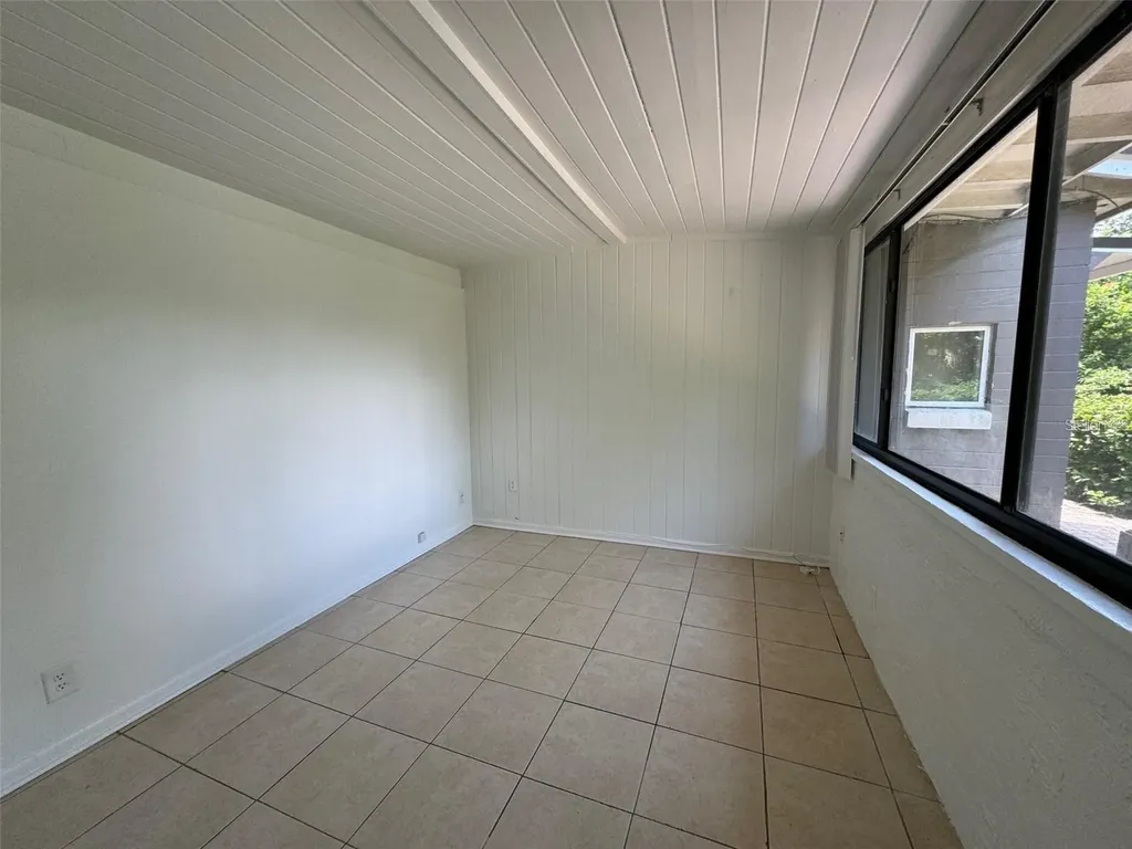 2547 S Mills Avenue Orlando FL 32806