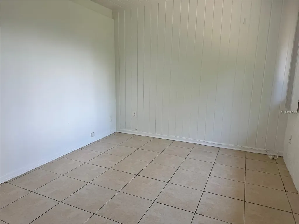 2547 S Mills Avenue Orlando FL 32806