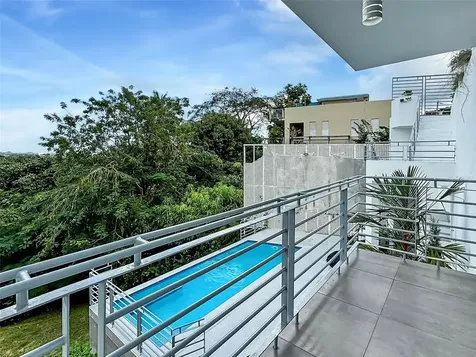 SR-830 Int La Floresta Sector Bayamon PR 00956