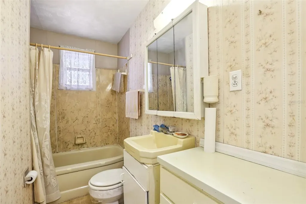 38025 13th Avenue Zephyrhills FL 33542