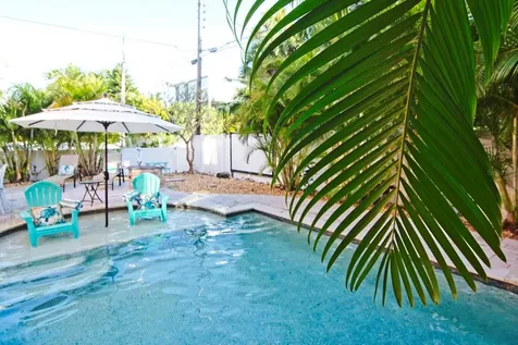 2219 Avenue C Bradenton Beach FL 34217