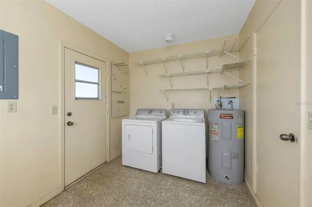 2024 Heathfield Circle Sun City Center FL 33573