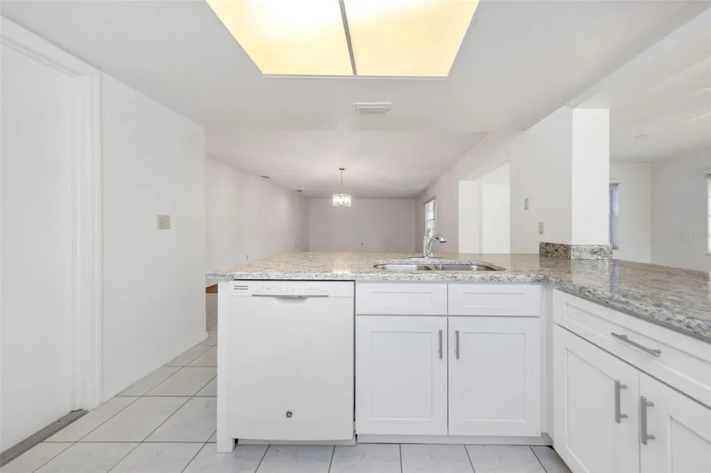 2024 Heathfield Circle Sun City Center FL 33573