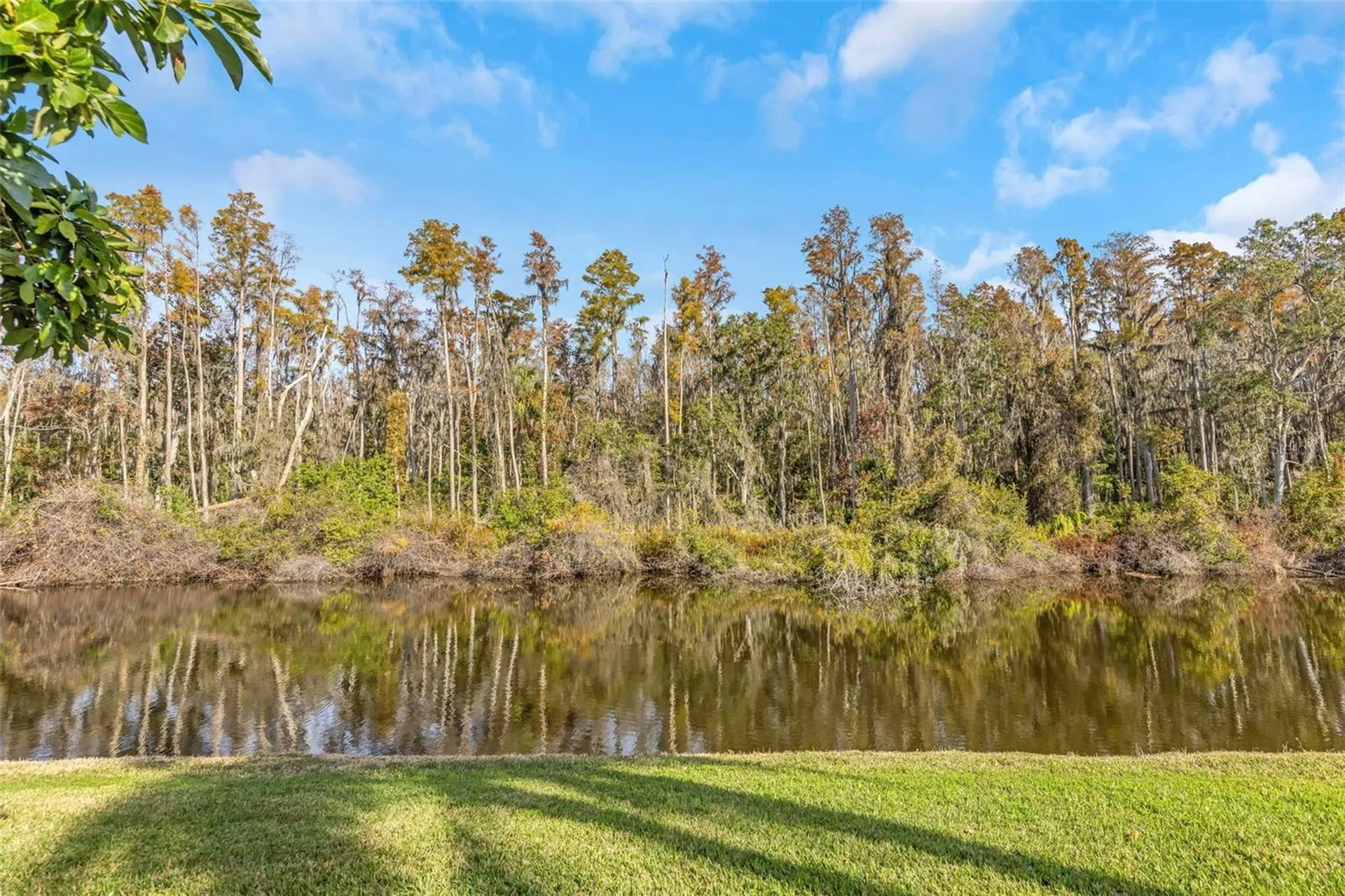 2024 Heathfield Circle Sun City Center FL 33573