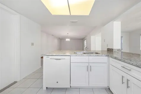 2024 Heathfield Circle Sun City Center FL 33573