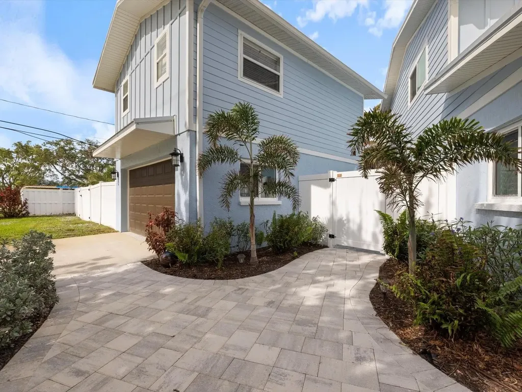 842 Nokomis Avenue S Venice FL 34285
