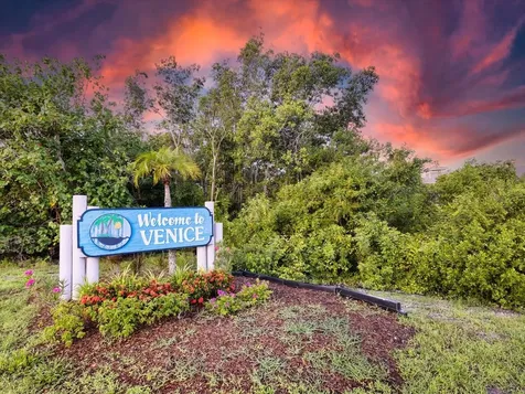 842 Nokomis Avenue S Venice FL 34285