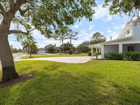 842 Nokomis Avenue S Venice FL 34285