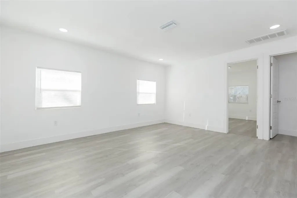 8102 N 14th Tampa FL 33604