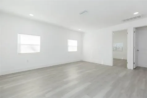 8102 N 14th Tampa FL 33604