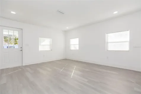 8102 N 14th Tampa FL 33604