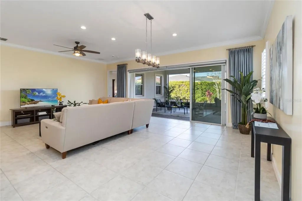 4909 W Fountainwood Drive St Cloud FL 34772