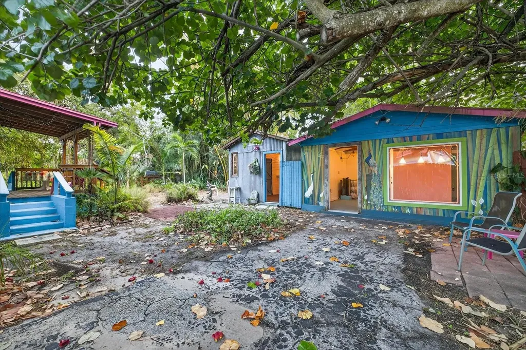 1019 10th Avenue W Bradenton FL 34205