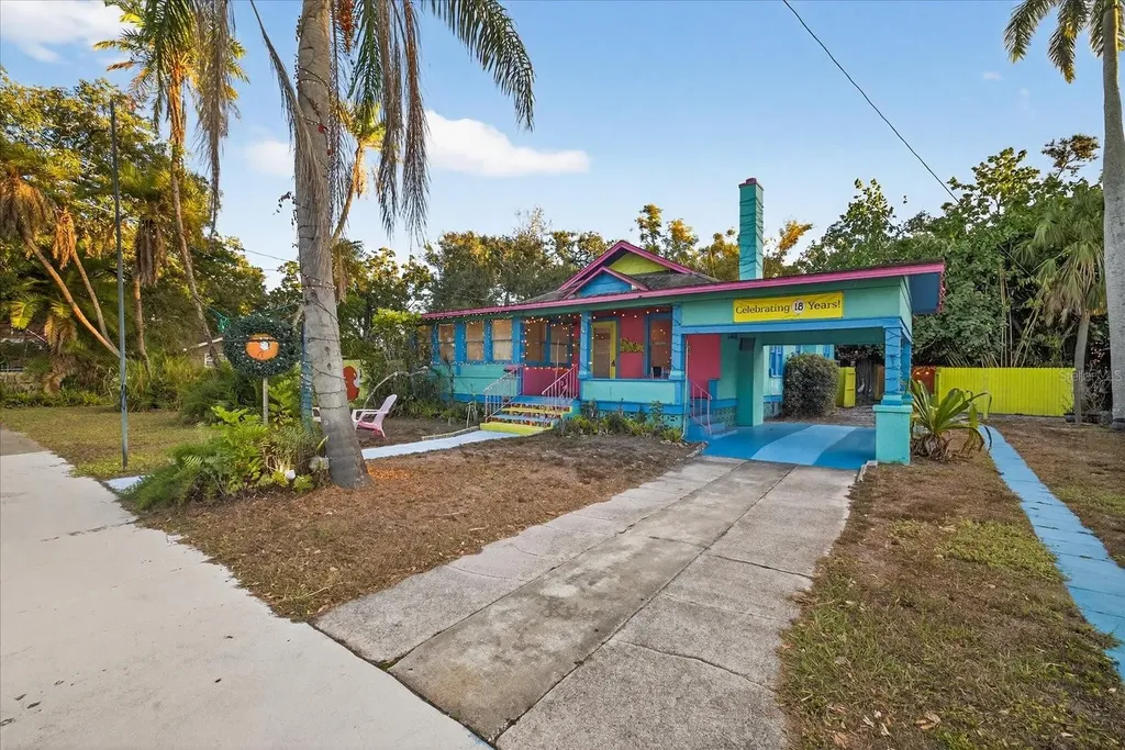 1019 10th Avenue W Bradenton FL 34205