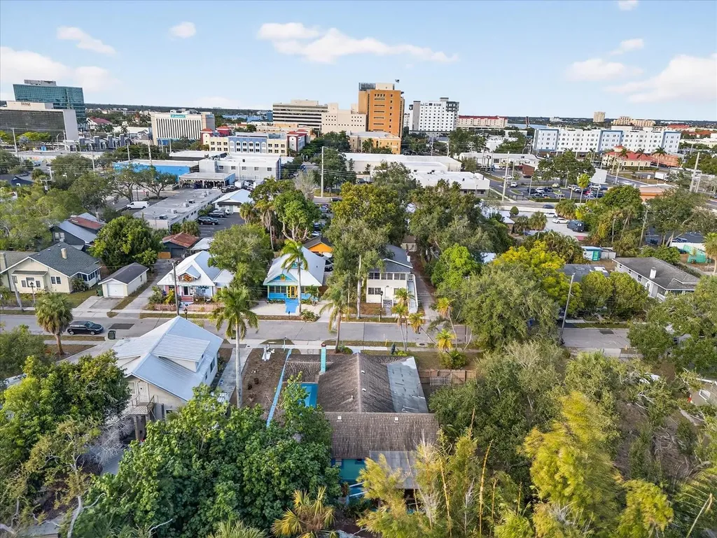 1019 10th Avenue W Bradenton FL 34205