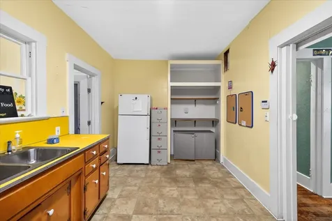 1019 10th Avenue W Bradenton FL 34205