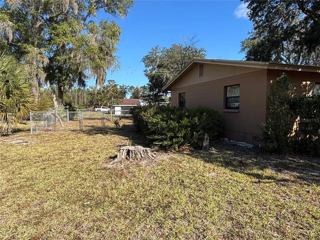 22604 SE 59th Place Hawthorne FL 32640