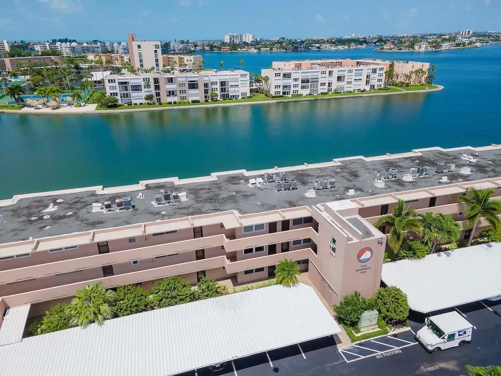 7540 Bay Island Drive S South Pasadena FL 33707