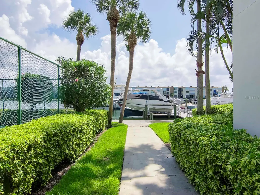 7540 Bay Island Drive S South Pasadena FL 33707