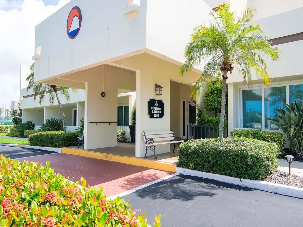 7540 Bay Island Drive S South Pasadena FL 33707