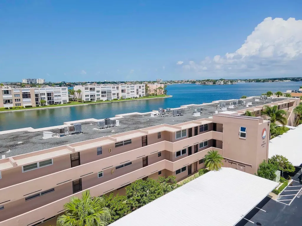 7540 Bay Island Drive S South Pasadena FL 33707