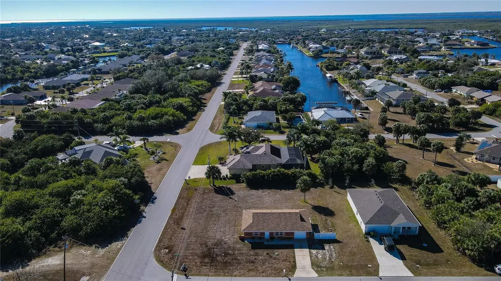 17207 Seashore Avenue Port Charlotte FL 33948